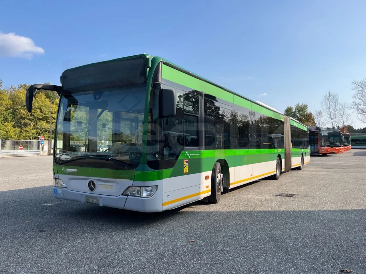 Mercedes-Benz O 530 G- 3P - Euro5 - 260kW - 17.940mt - 3/4 front left