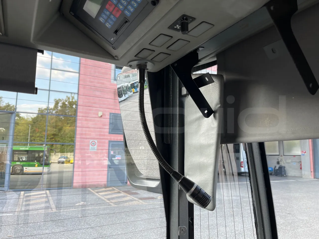 Mercedes-Benz O 530 G- 3P - Euro5 - 260kW - 17.940mt - driver microphone accessories photo