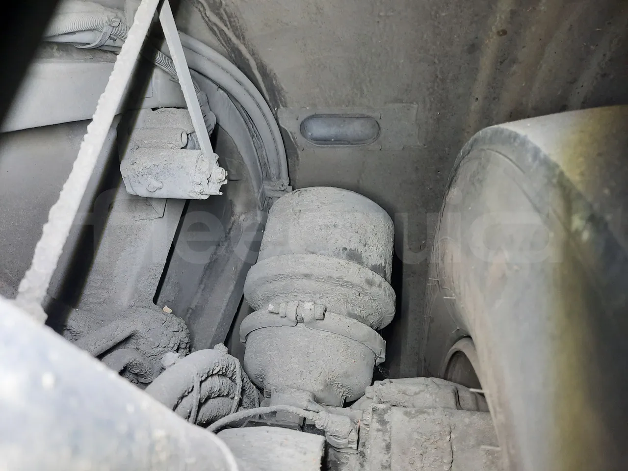 Mercedes-Benz O 530 G- 3P - Euro5 - 260kW - 17.940mt - axel 3 caliper brakes left