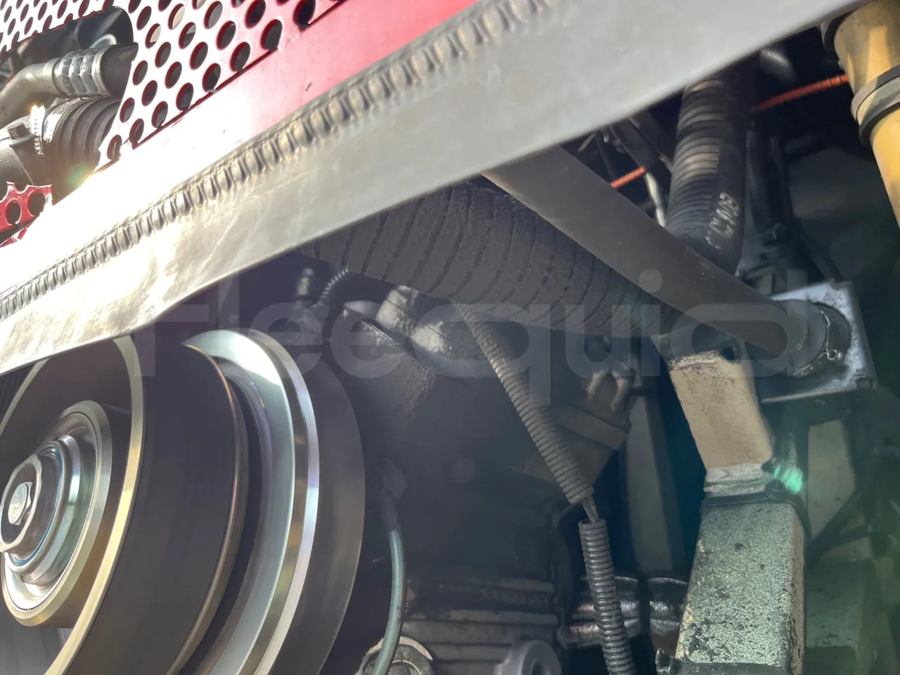 Mercedes-Benz O 530 G- 3P - Euro5 - 260kW - 17.940mt - air conditioning compressor