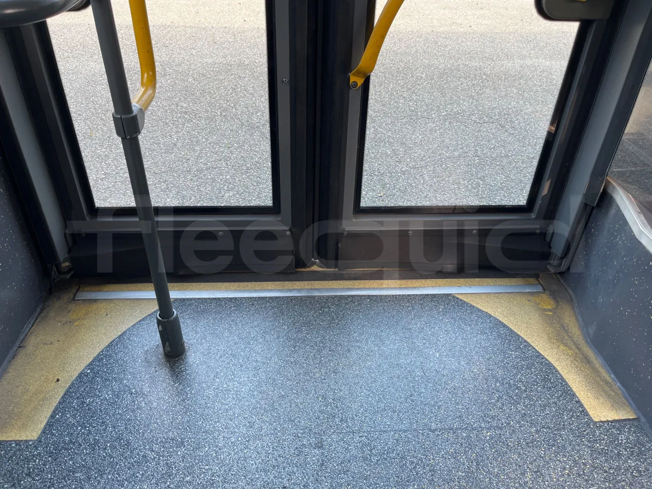Mercedes-Benz O 530 G- 3P - Euro5 - 260kW - 17.940mt - door mechanism photo