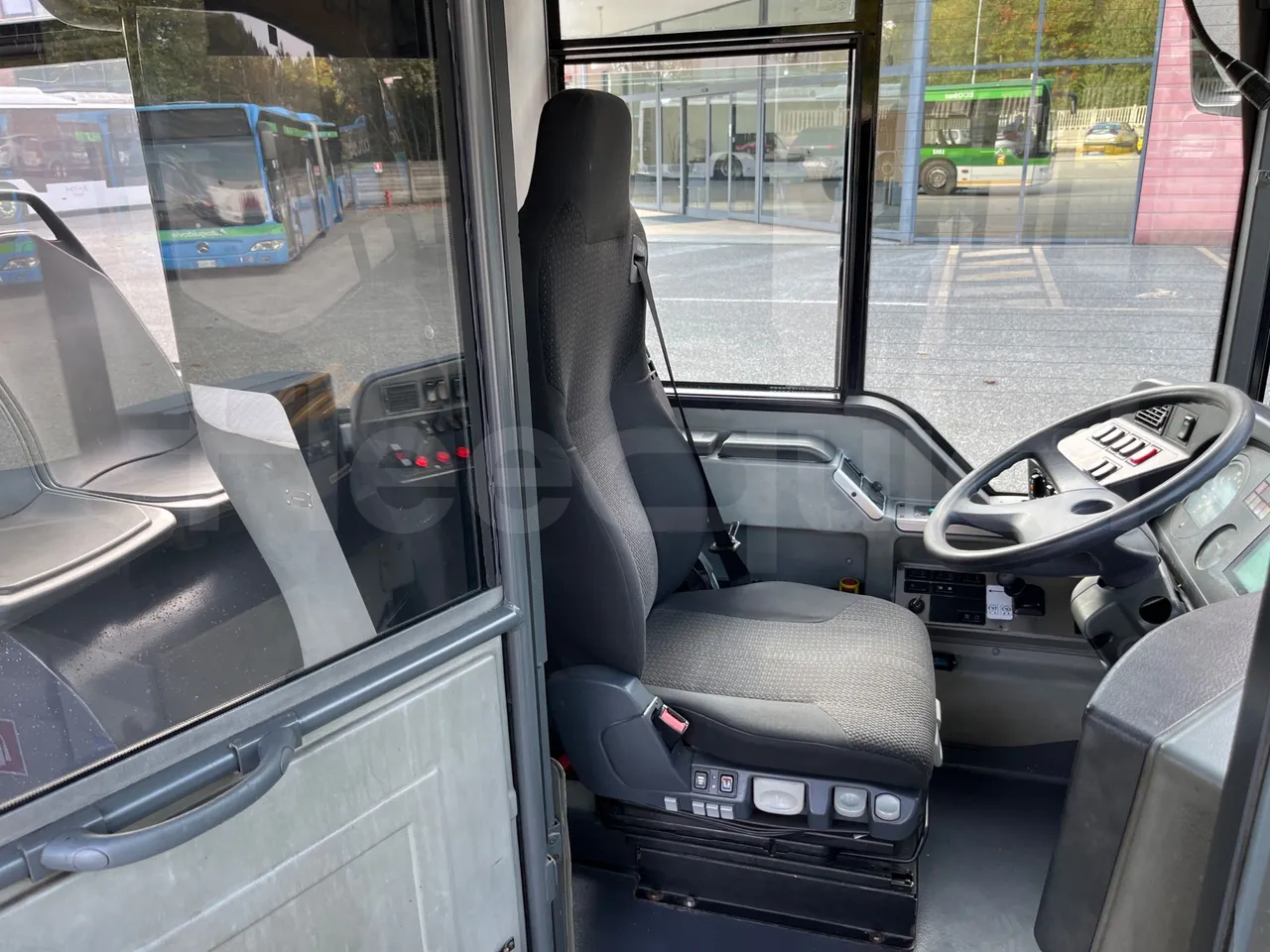 Mercedes-Benz O 530 G- 3P - Euro5 - 260kW - 17.940mt - driver's seat photo