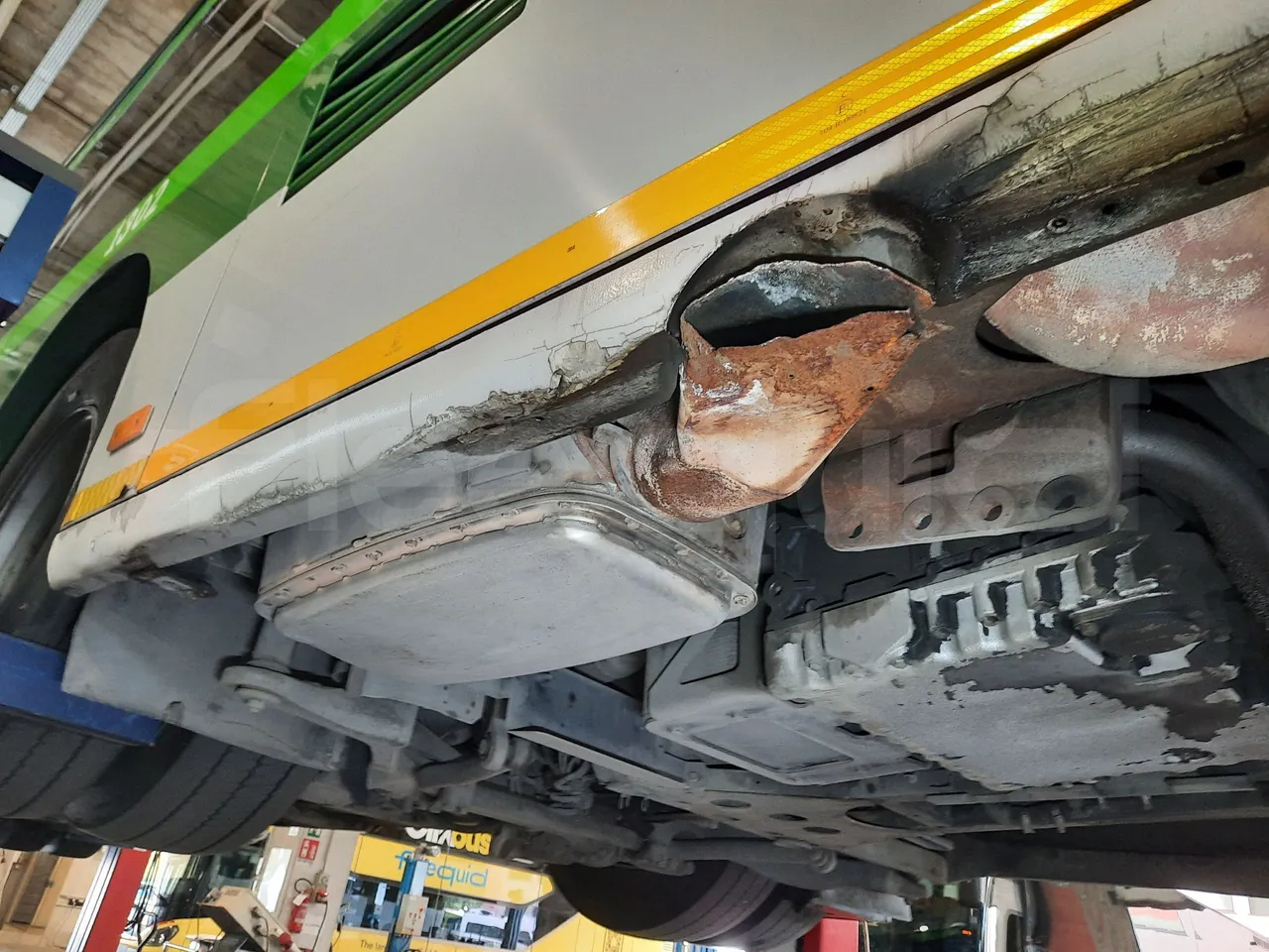 Mercedes-Benz O 530 G- 3P - Euro5 - 260kW - 17.940mt - exhaust photo