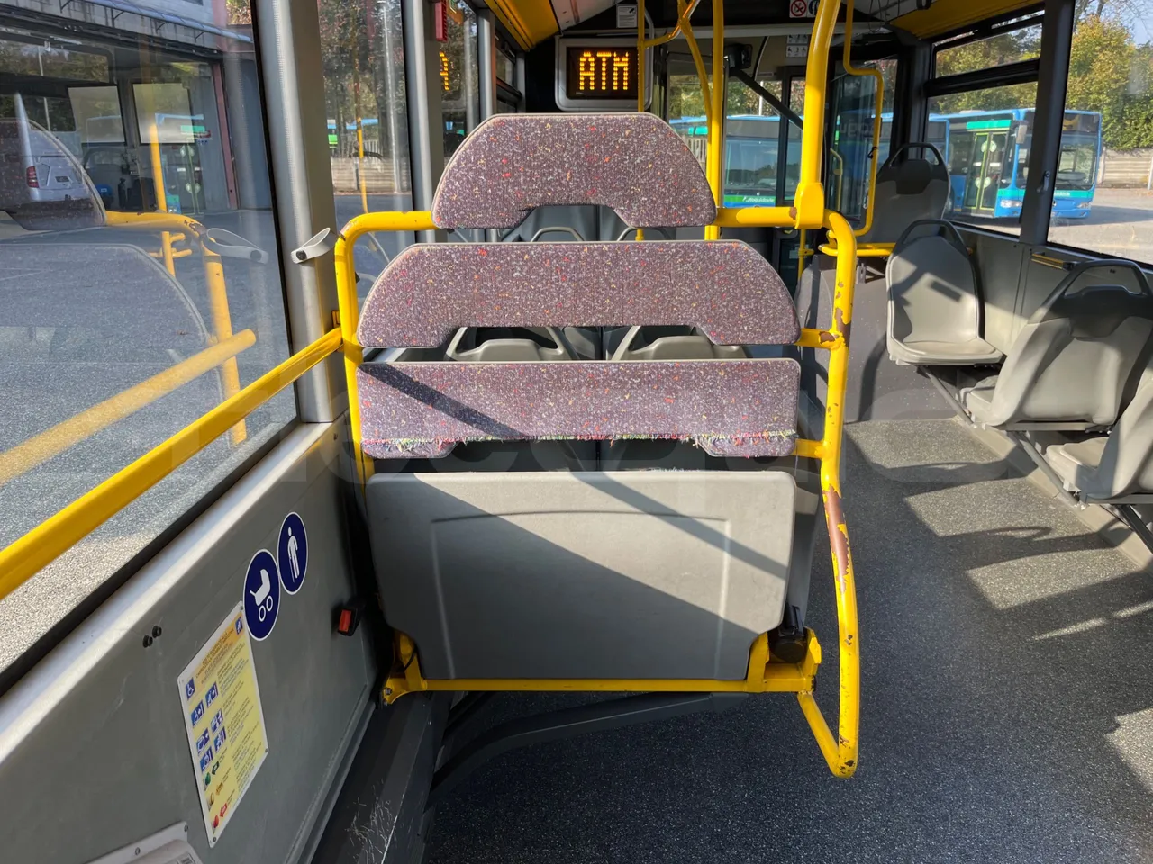 Mercedes-Benz O 530 G- 3P - Euro5 - 260kW - 17.940mt - folding seat photo