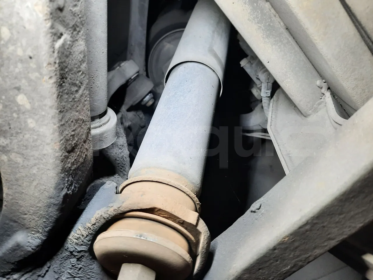 Mercedes-Benz O 530 G- 3P - Euro5 - 260kW - 17.940mt - front shock absorbers left