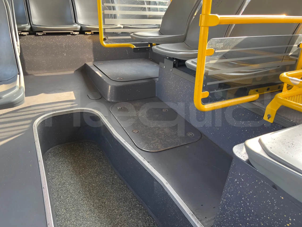 Mercedes-Benz O 530 G- 3P - Euro5 - 260kW - 17.940mt - floor hatches photo