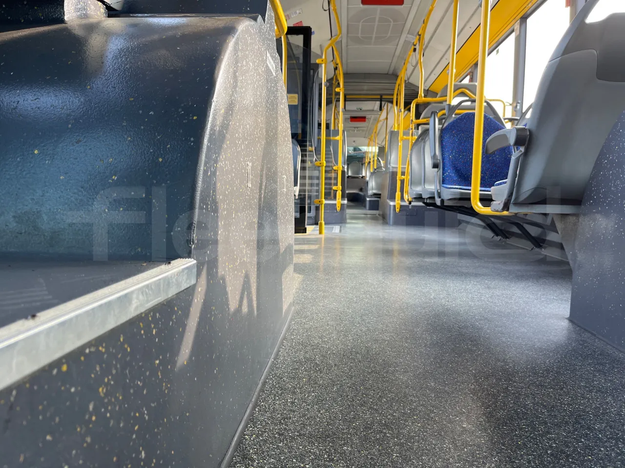 Mercedes-Benz O 530 G- 3P - Euro5 - 260kW - 17.940mt - interior reverse seats driver height