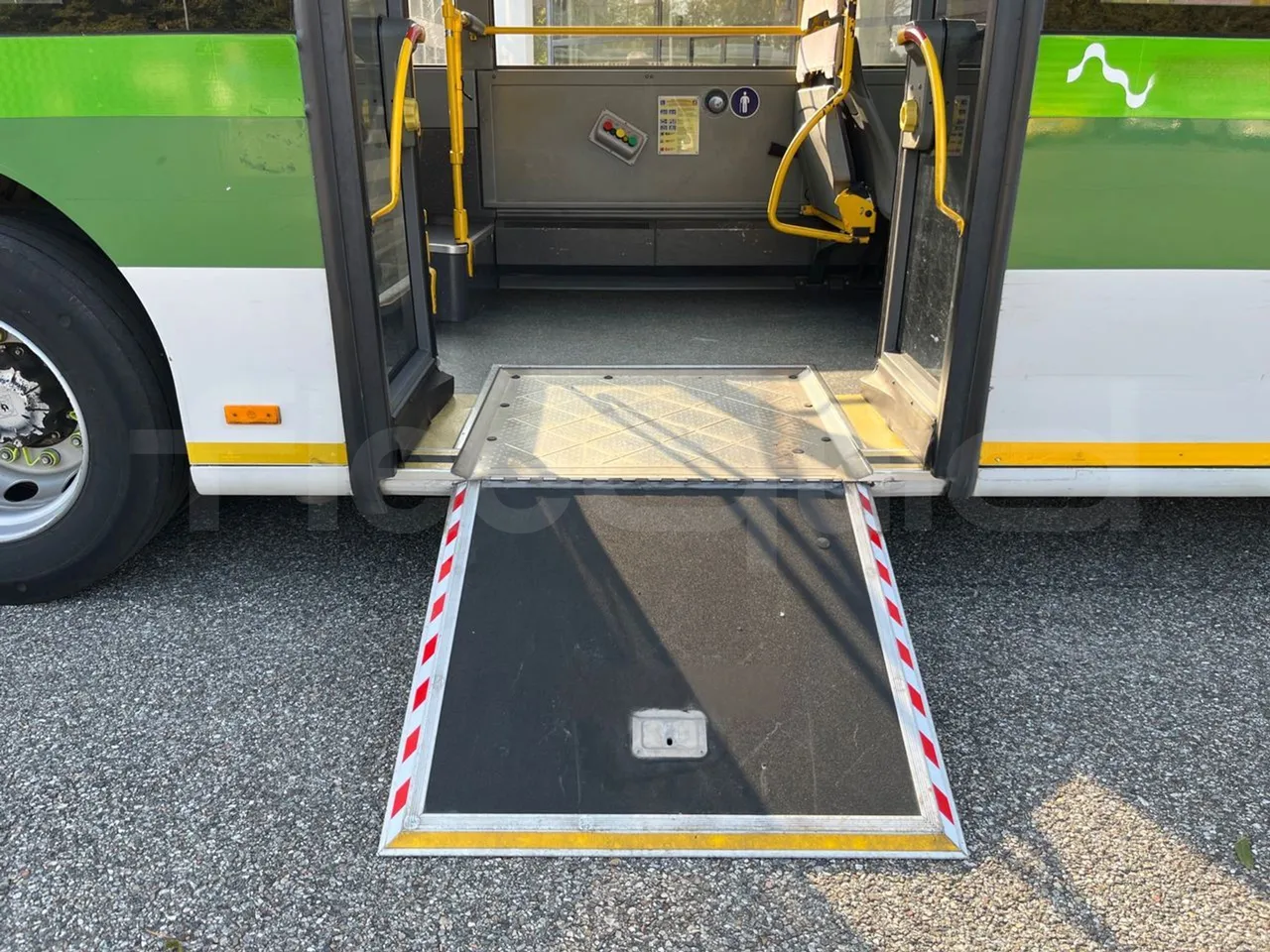 Mercedes-Benz O 530 G- 3P - Euro5 - 260kW - 17.940mt - platform open photo