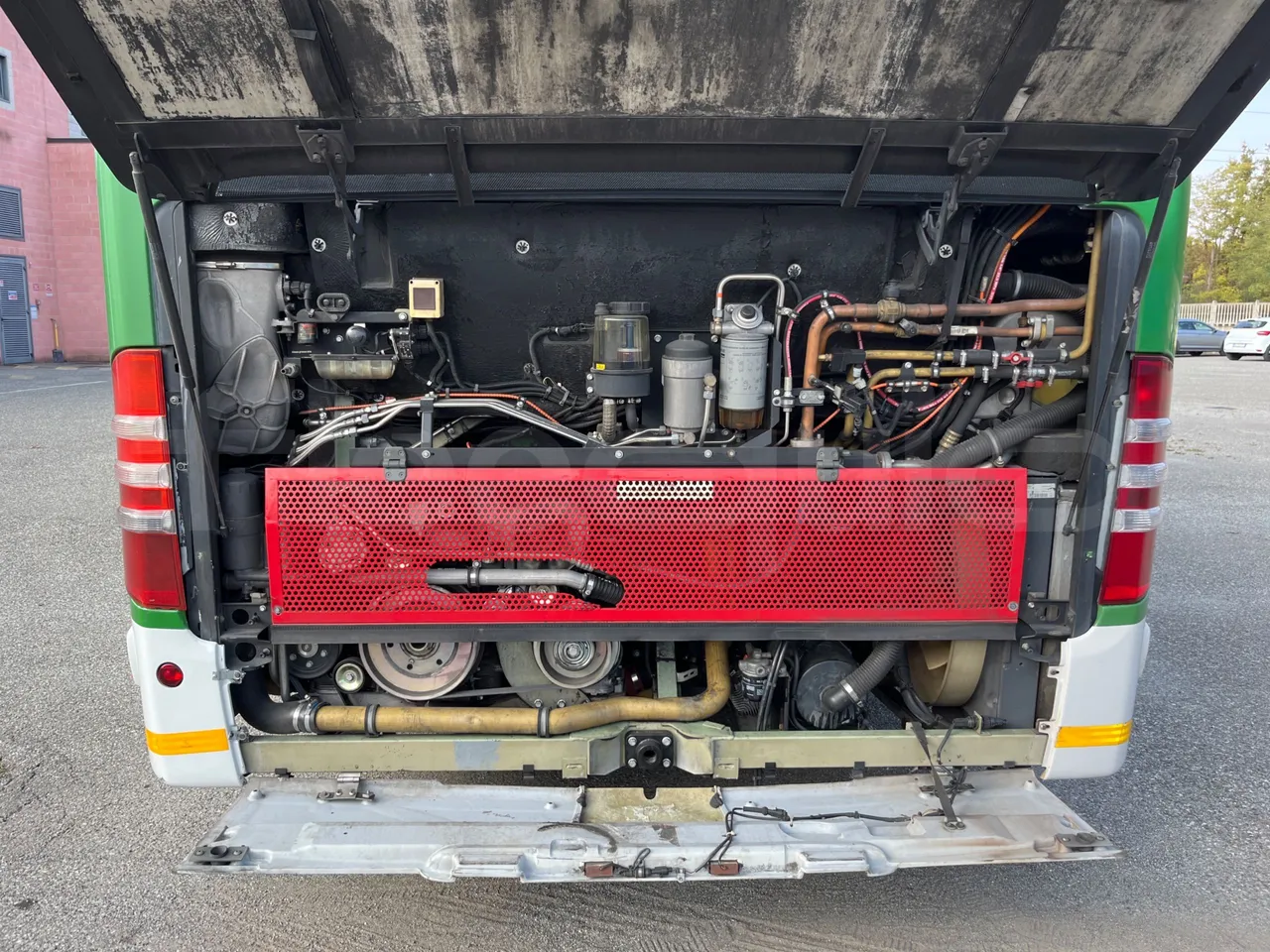 Mercedes-Benz O 530 G- 3P - Euro5 - 260kW - 17.940mt - rear hatch open