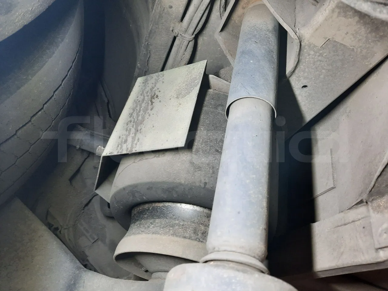 Mercedes-Benz O 530 G- 3P - Euro5 - 260kW - 17.940mt - axel 3 shock absorbers 1 right