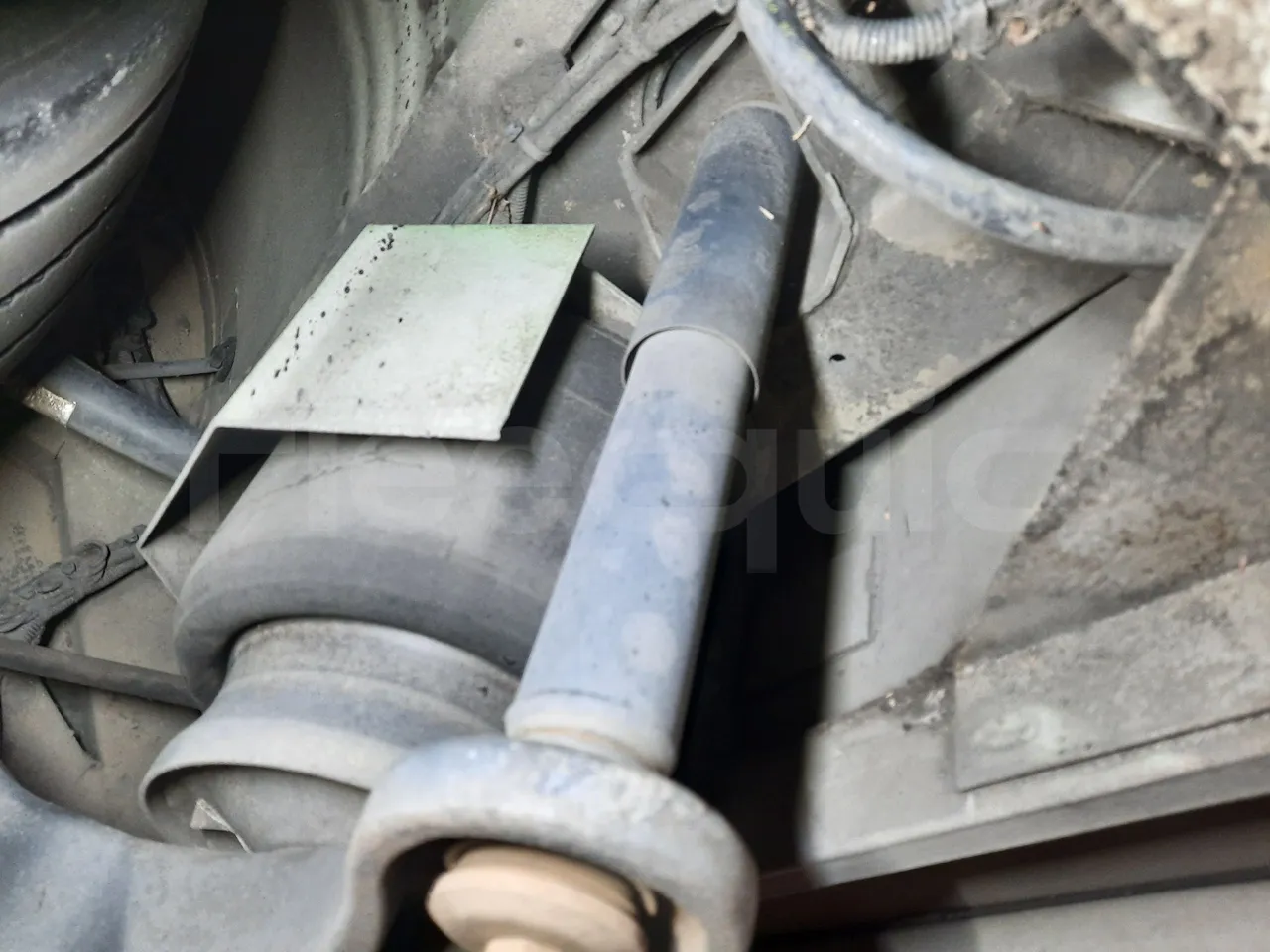 Mercedes-Benz O 530 G- 3P - Euro5 - 260kW - 17.940mt - axle 2 shock absorbers 1 right