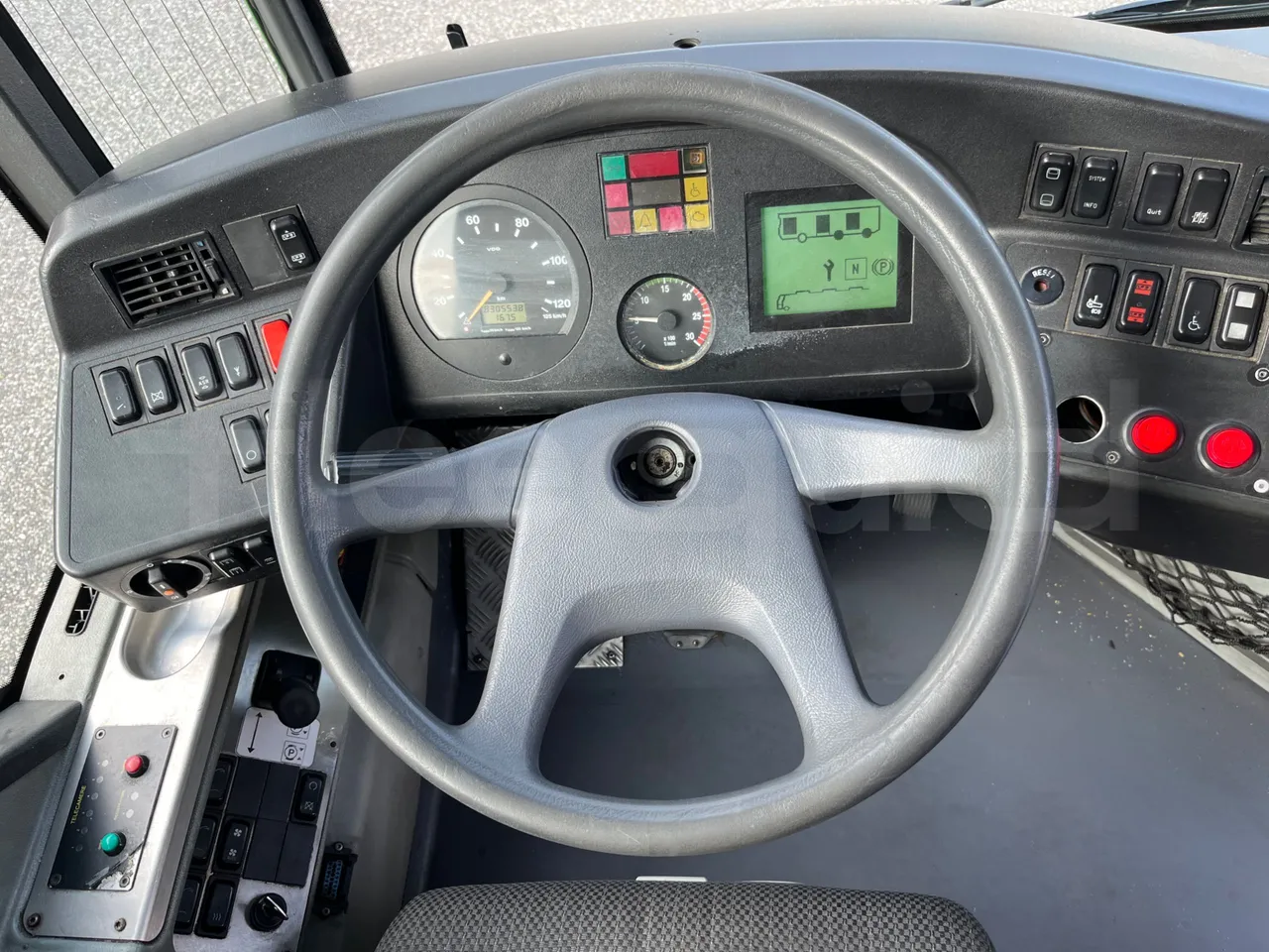 Mercedes-Benz O 530 G- 3P - Euro5 - 260kW - 17.940mt - steering wheel photo