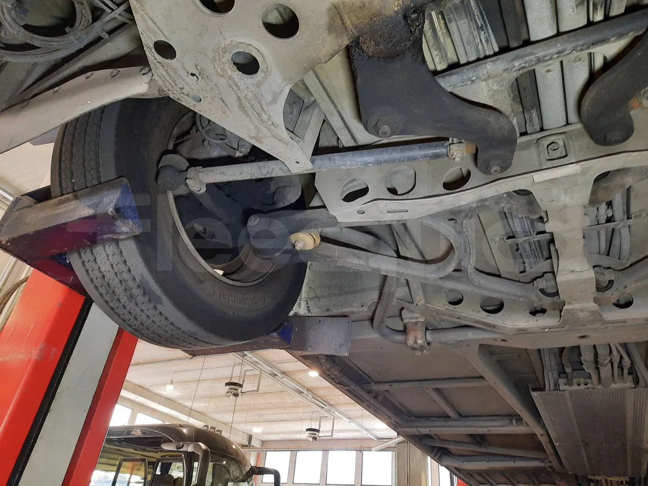 Mercedes-Benz O 530 G- 3P - Euro5 - 260kW - 17.940mt - front axle right side