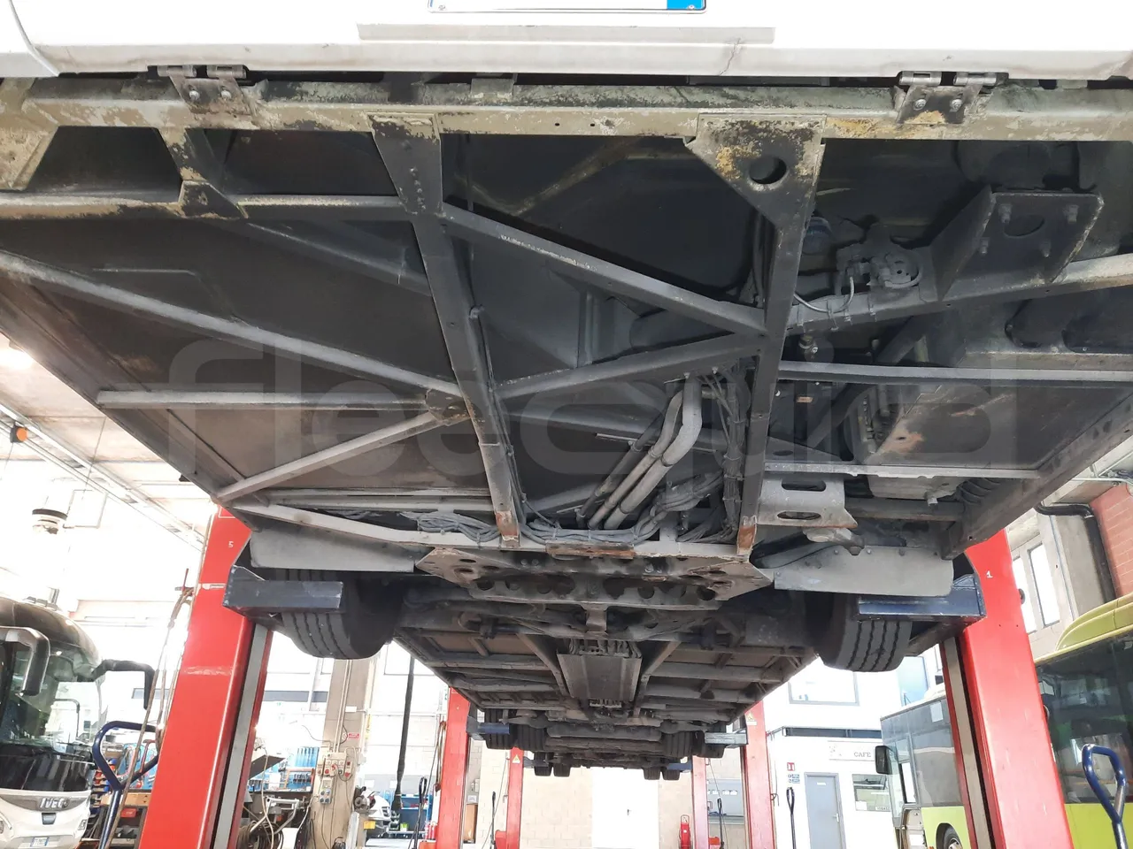 Mercedes-Benz O 530 G- 3P - Euro5 - 260kW - 17.940mt - front undercarriage from front