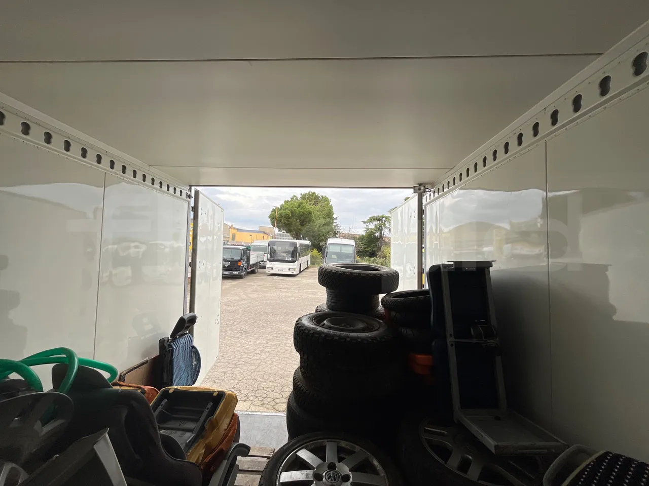 Humbaur Rimorchio 205122-20S - 6.164m - driver's seat photo