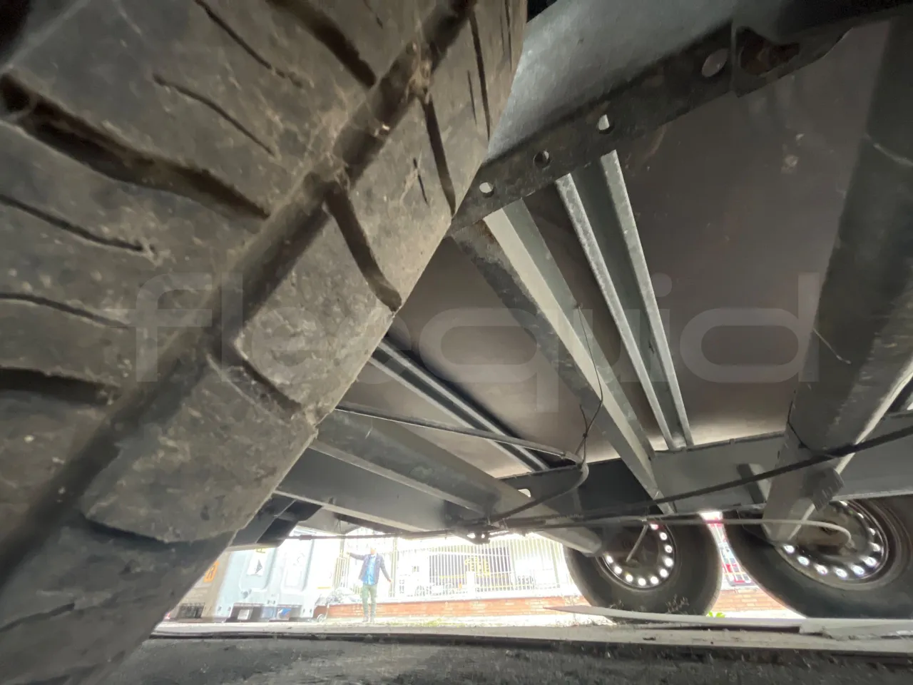 Humbaur Rimorchio 205122-20S - 6.164m - front discs left