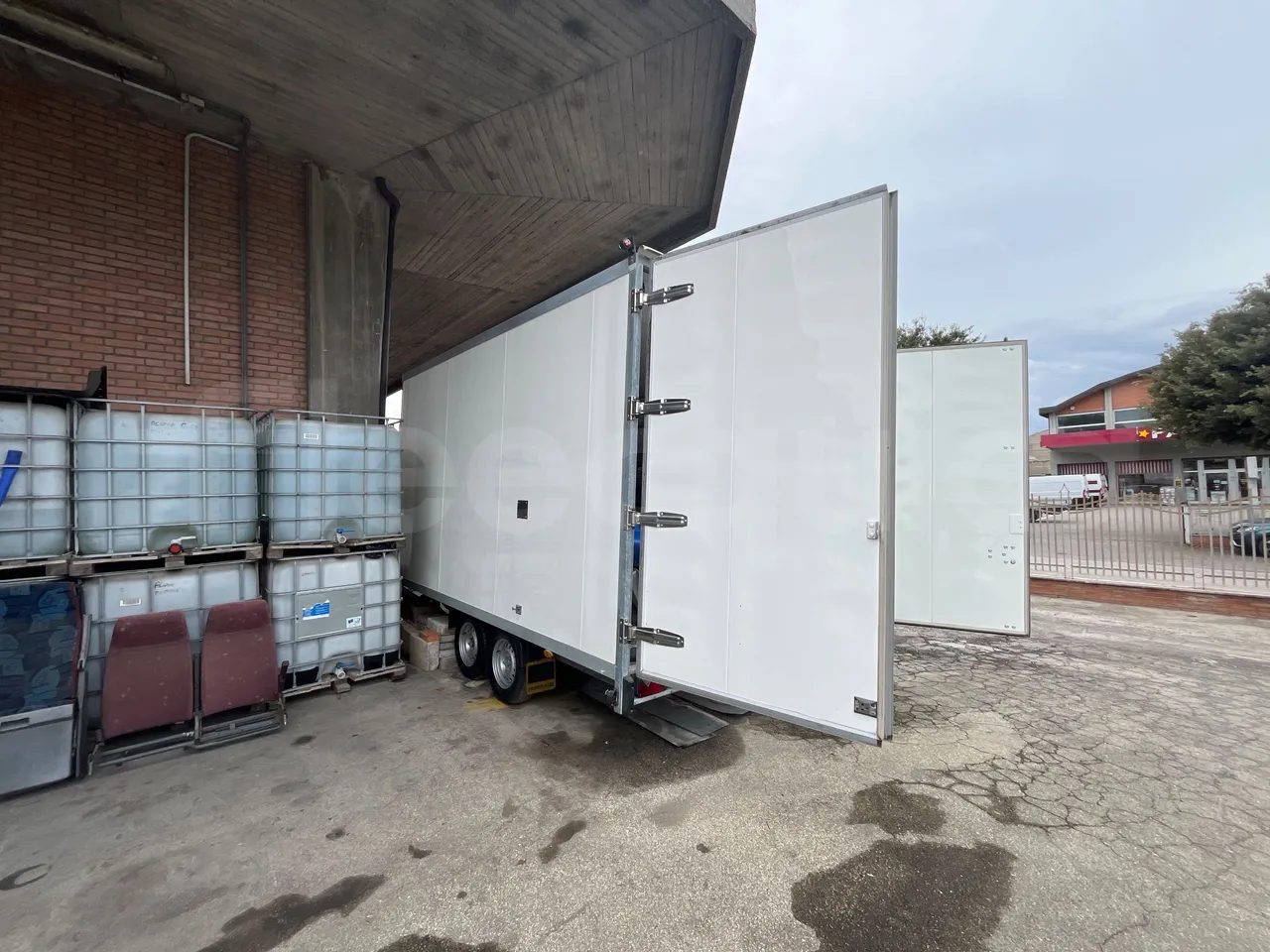 Humbaur Rimorchio 205122-20S - 6.164m - internal frame rust check