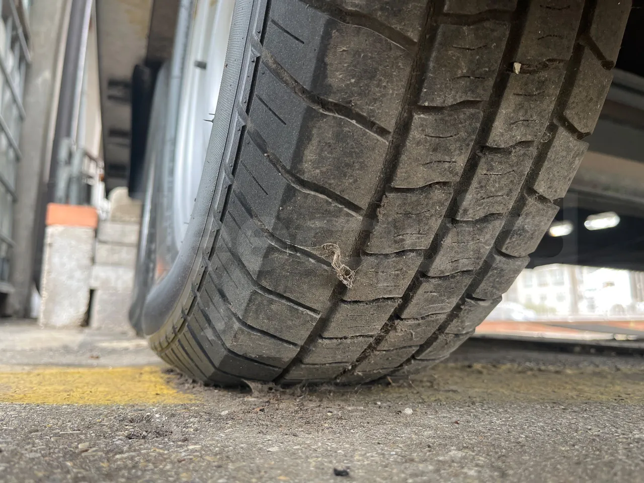 Humbaur Rimorchio 205122-20S - 6.164m - tread condition second axle tires left