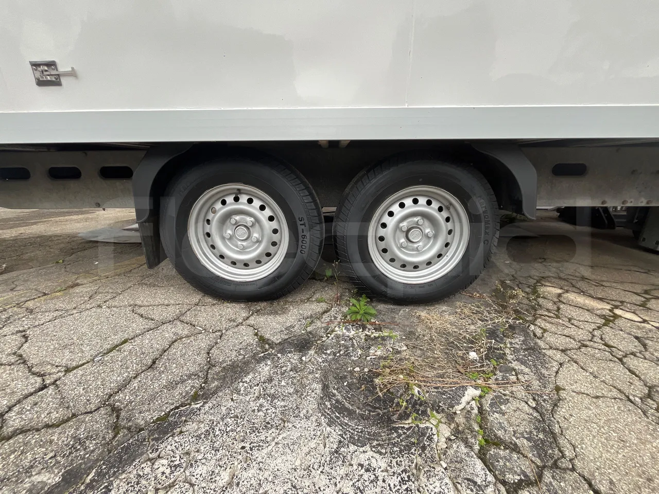 Humbaur Rimorchio 205122-20S - 6.164m - rear left tire photo