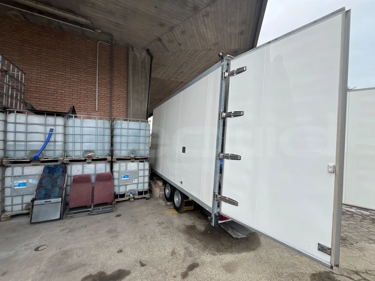 Humbaur Rimorchio 205122-20S - 6.164m - under carpet photo