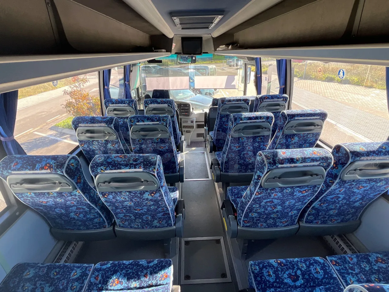 Bmc PROBUS TBX 850 - EUR4 -178kW -9.156m - forward view middle aisle