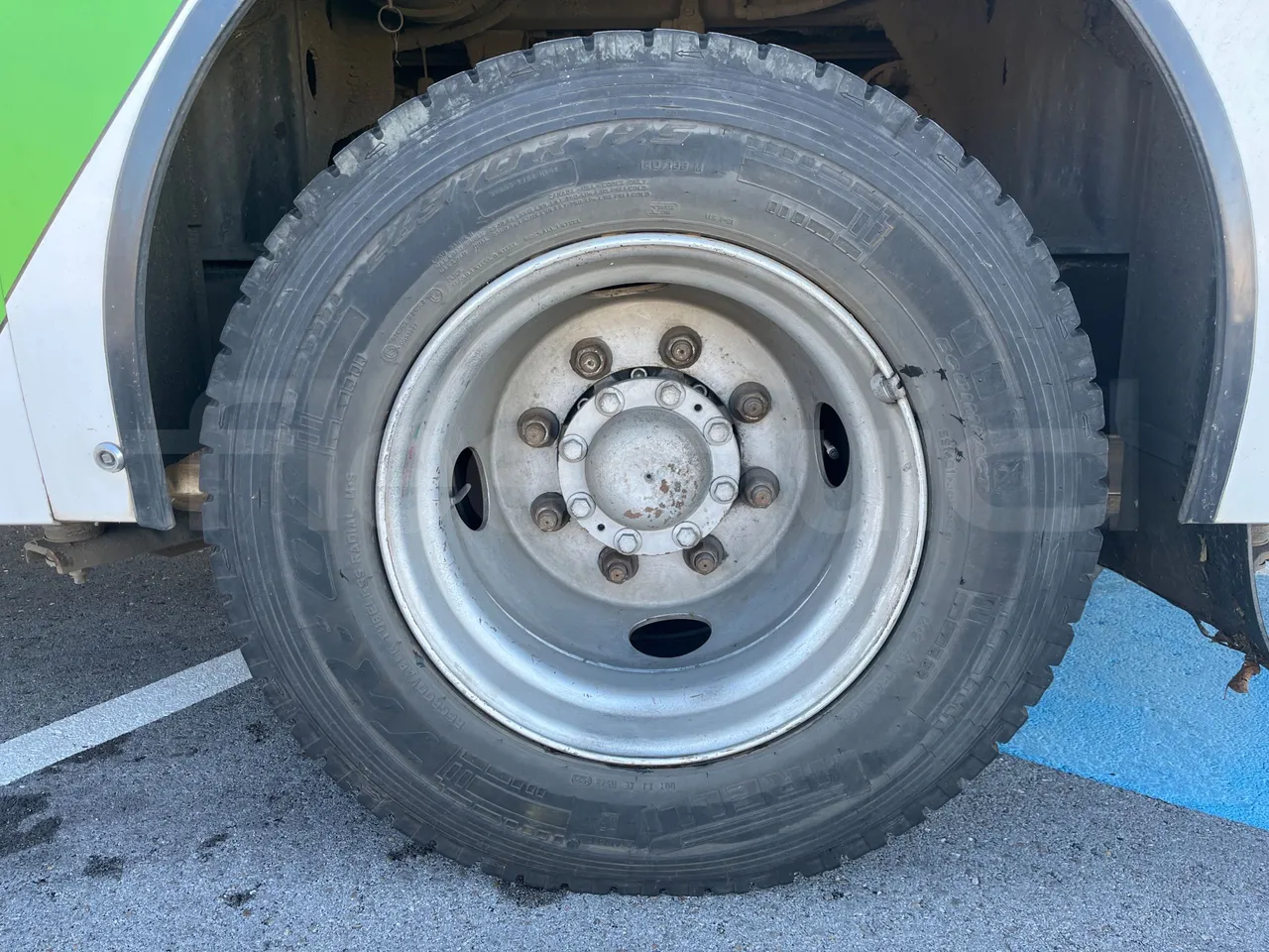 Bmc PROBUS TBX 850 - EUR4 -178kW -9.156m - tread condition front tires left