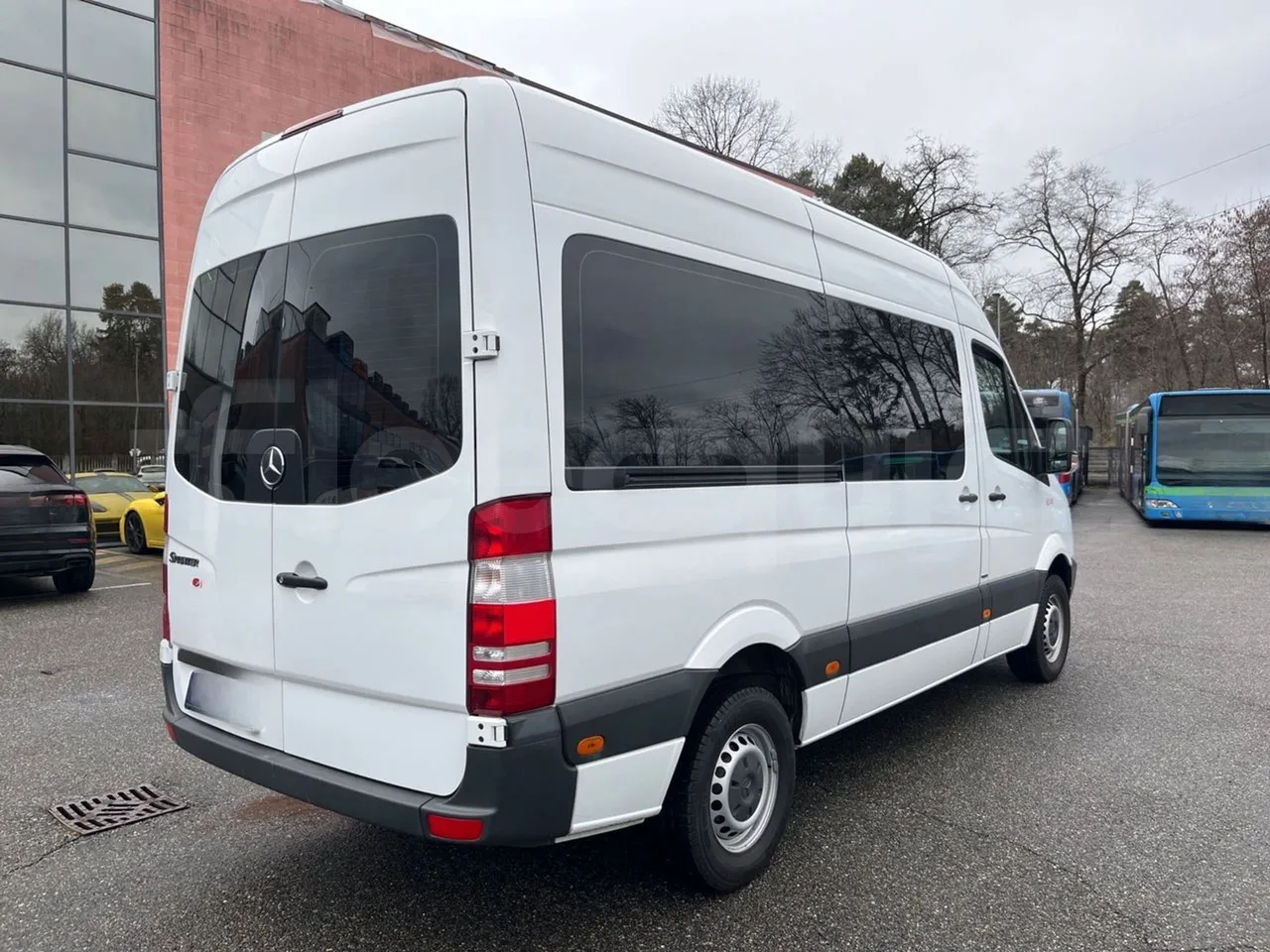 Mercedes-Benz Sprinter 906AC35 - EUR5 - 140kW - 5.910m - 3/4 right rear doors closed