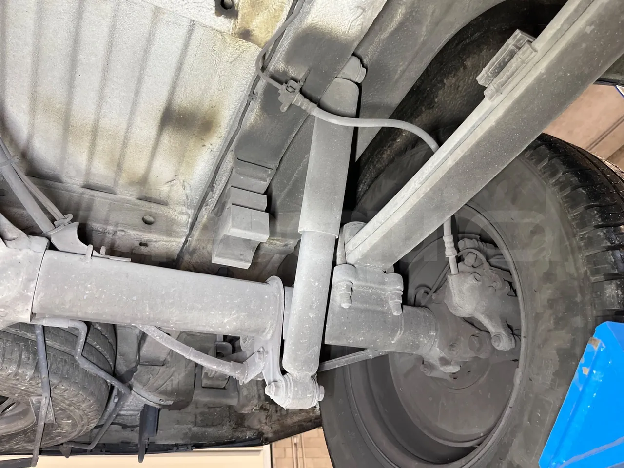 Mercedes-Benz Sprinter 906AC35 - EUR5 - 140kW - 5.910m - axel 2 air springs 1 left