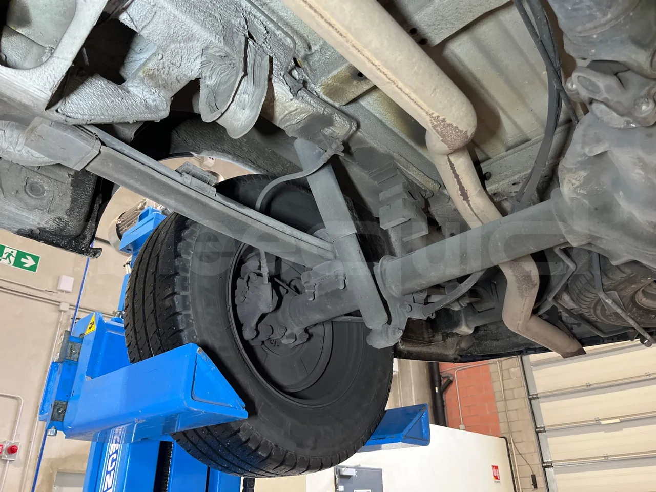 Mercedes-Benz Sprinter 906AC35 - EUR5 - 140kW - 5.910m - axel 2 air springs 1 right