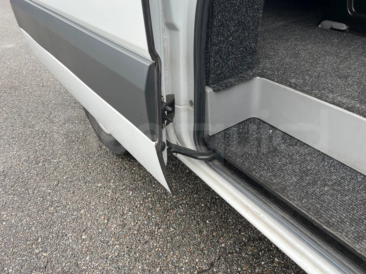 Mercedes-Benz Sprinter 906AC35 - EUR5 - 140kW - 5.910m - door mechanism photo