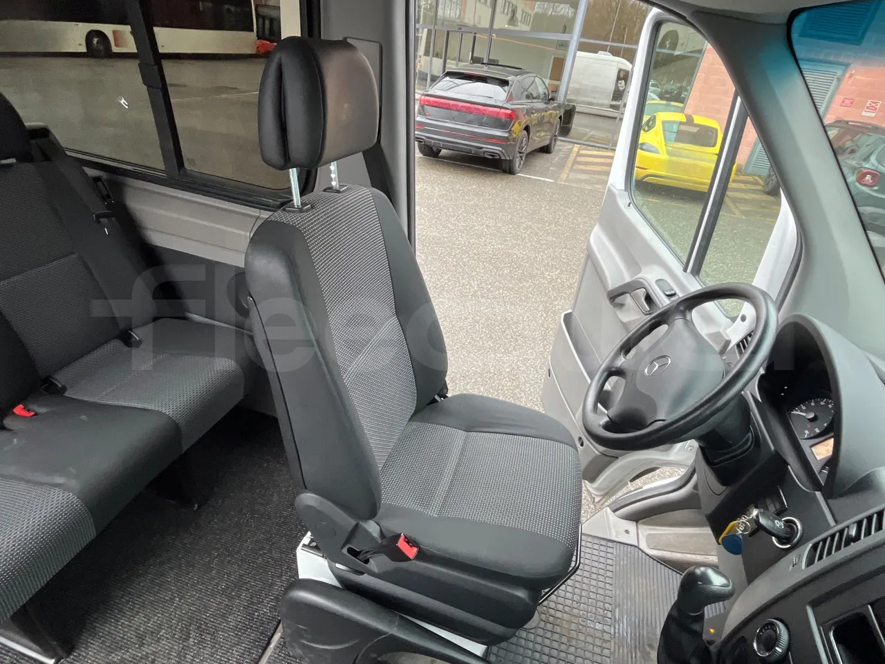 Mercedes-Benz Sprinter 906AC35 - EUR5 - 140kW - 5.910m - driver's seat photo