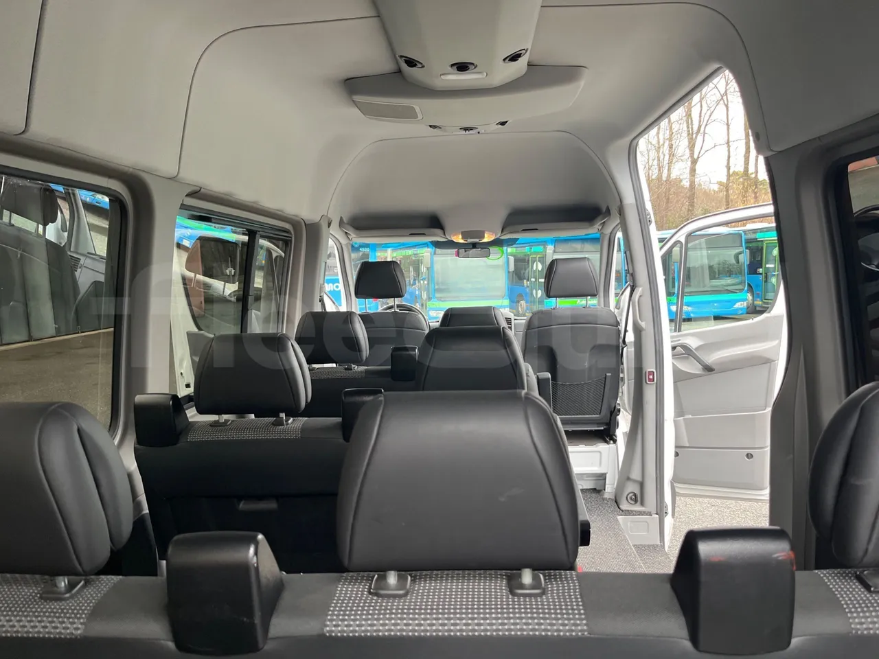 Mercedes-Benz Sprinter 906AC35 - EUR5 - 140kW - 5.910m - forward view all seats last row height
