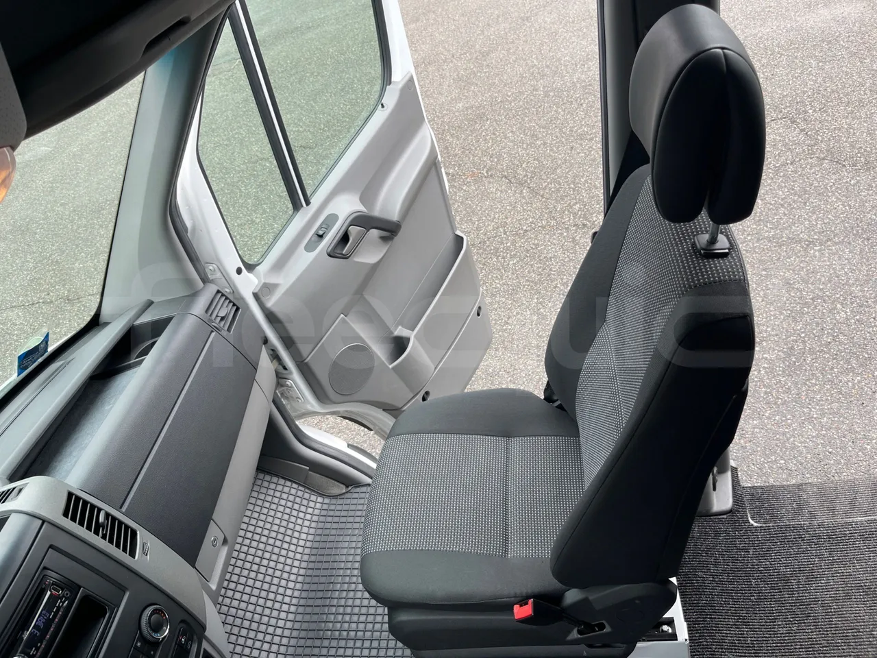 Mercedes-Benz Sprinter 906AC35 - EUR5 - 140kW - 5.910m - hostess seat photo