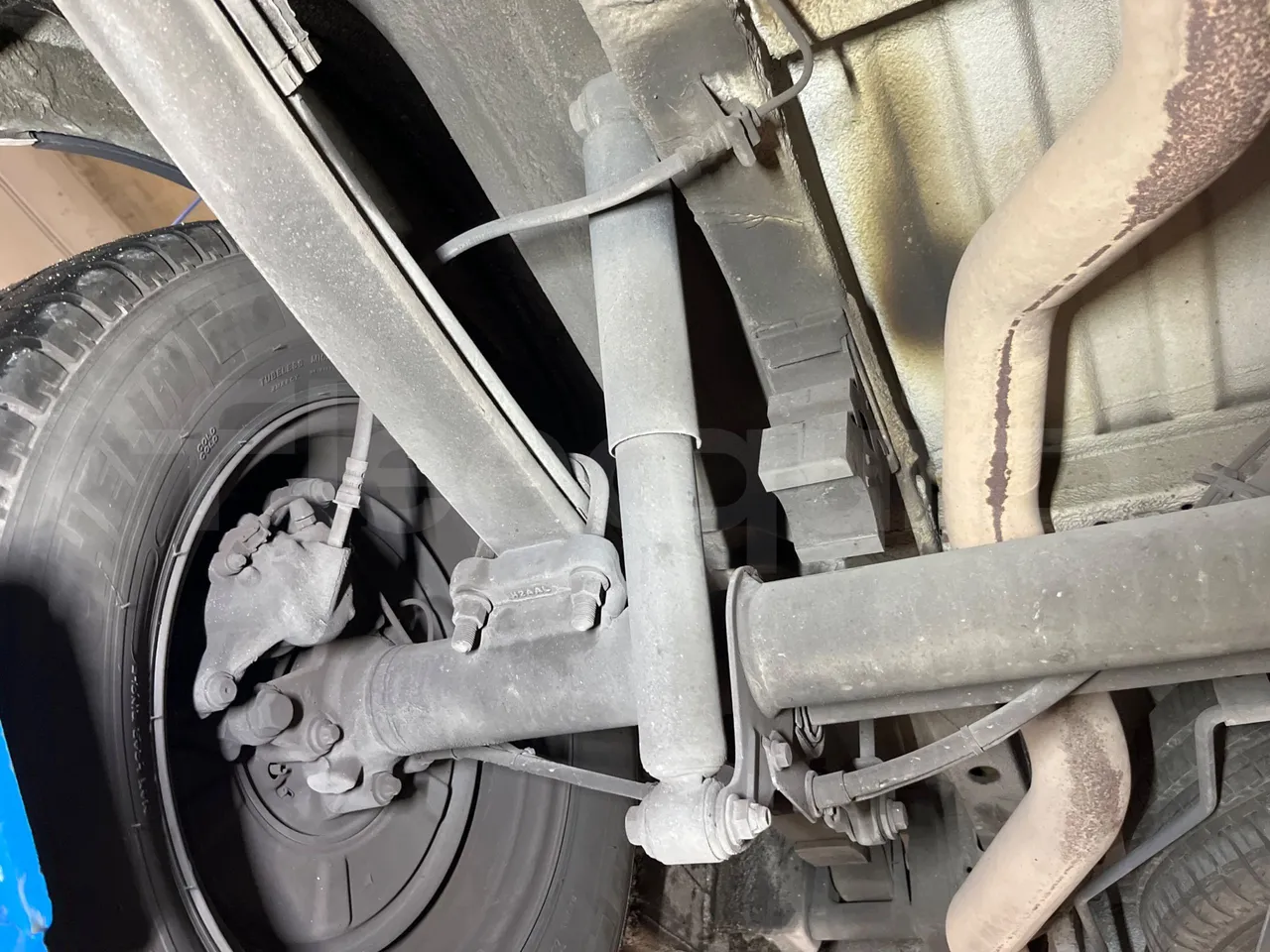 Mercedes-Benz Sprinter 906AC35 - EUR5 - 140kW - 5.910m - axle 2 shock absorbers 1 right