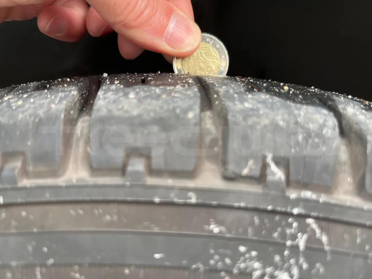 Mercedes-Benz Sprinter 906AC35 - EUR5 - 140kW - 5.910m - rear left tire photo