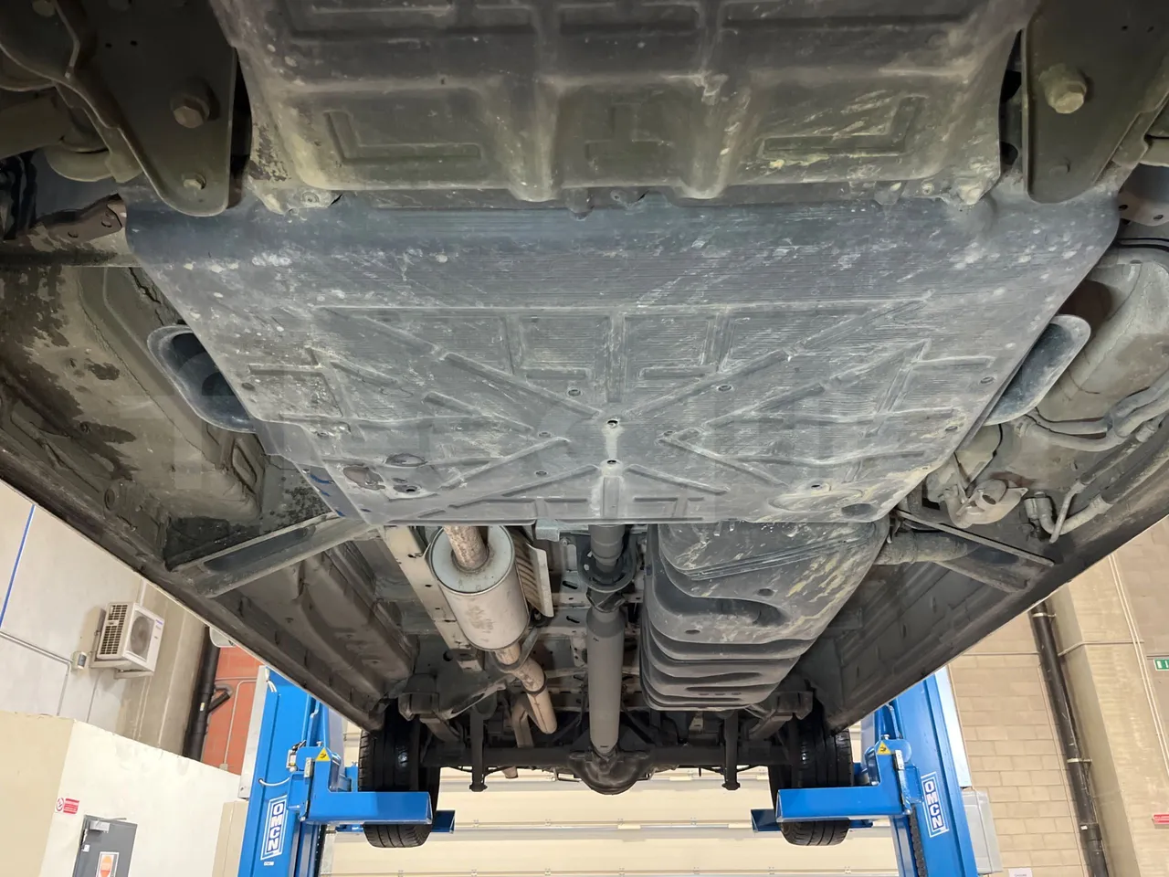 Mercedes-Benz Sprinter 906AC35 - EUR5 - 140kW - 5.910m - central undercarriage photo