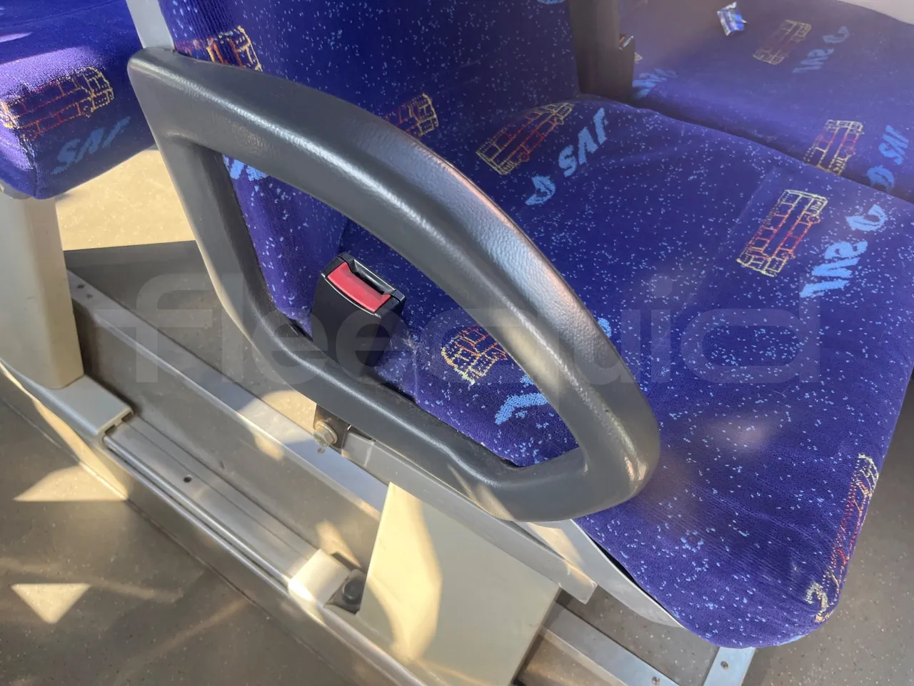 Irisbus Arway SFR160/ Euro 5 - 280Kw - 11,990 Mt - armrest detail photo