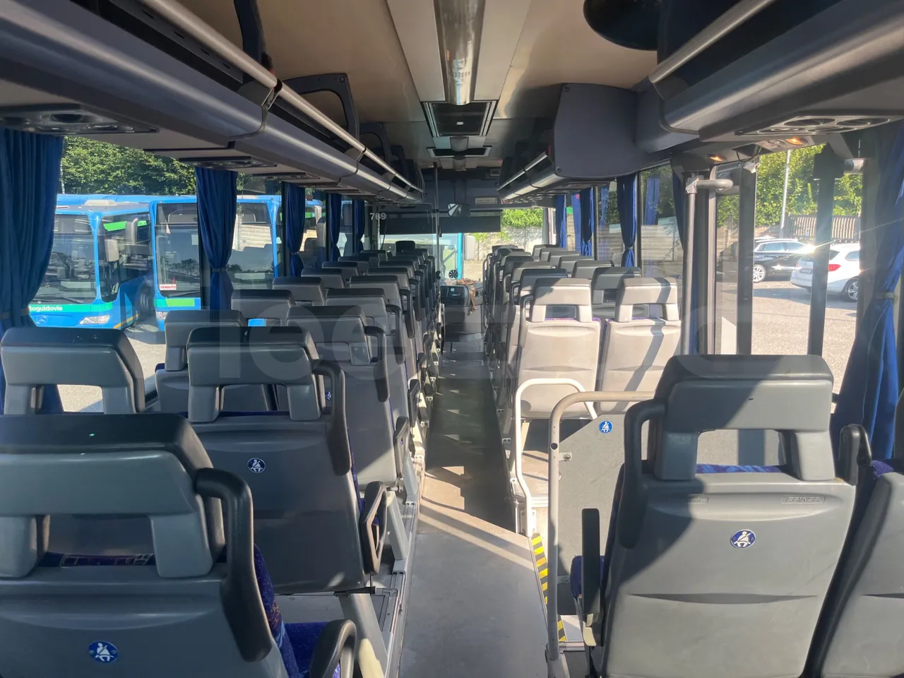 Irisbus Arway SFR160/ Euro 5 - 280Kw - 11,990 Mt - reverse view middle aisle
