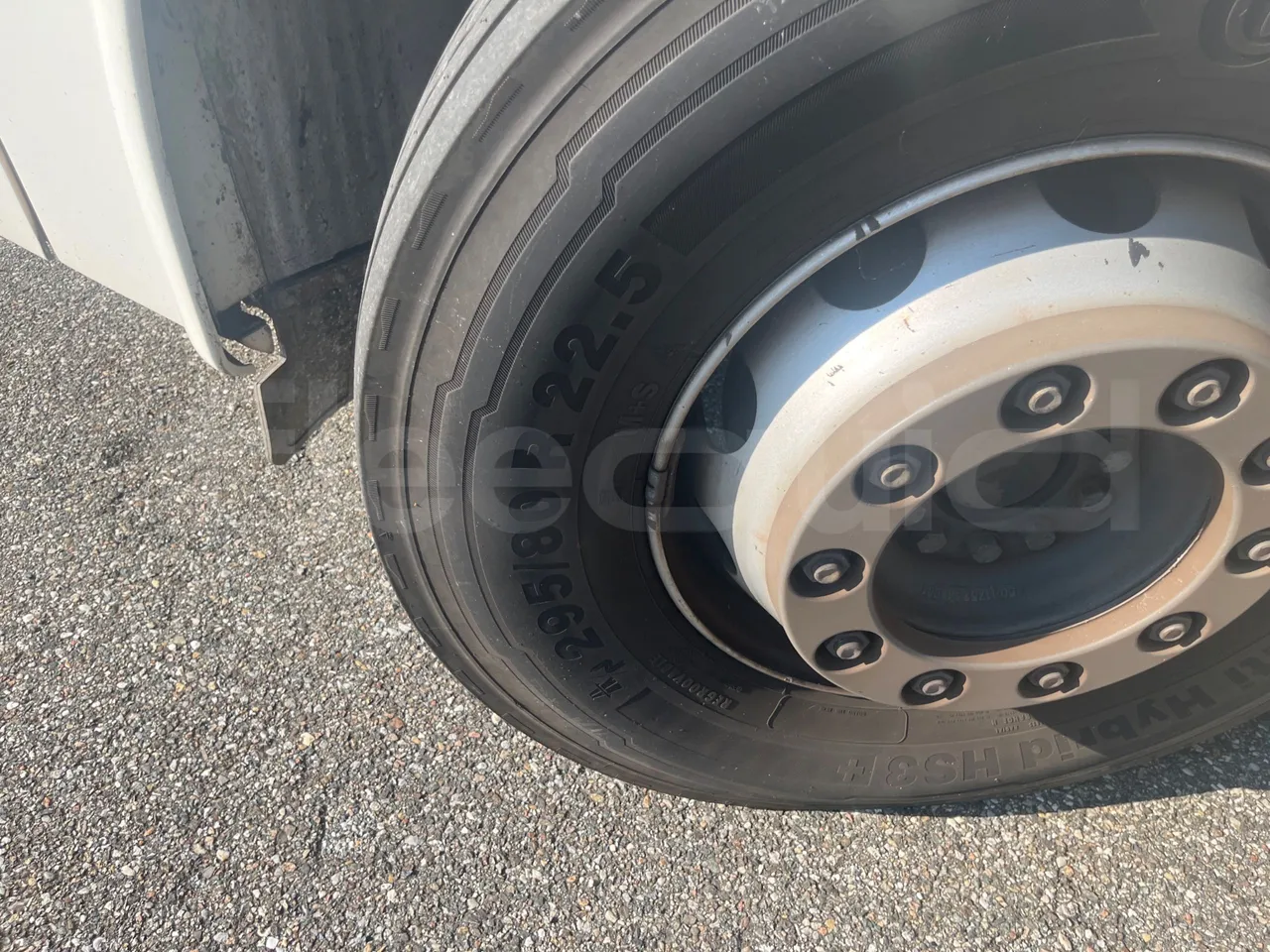 Irisbus Arway SFR160/ Euro 5 - 280Kw - 11,990 Mt - front left tire measurements