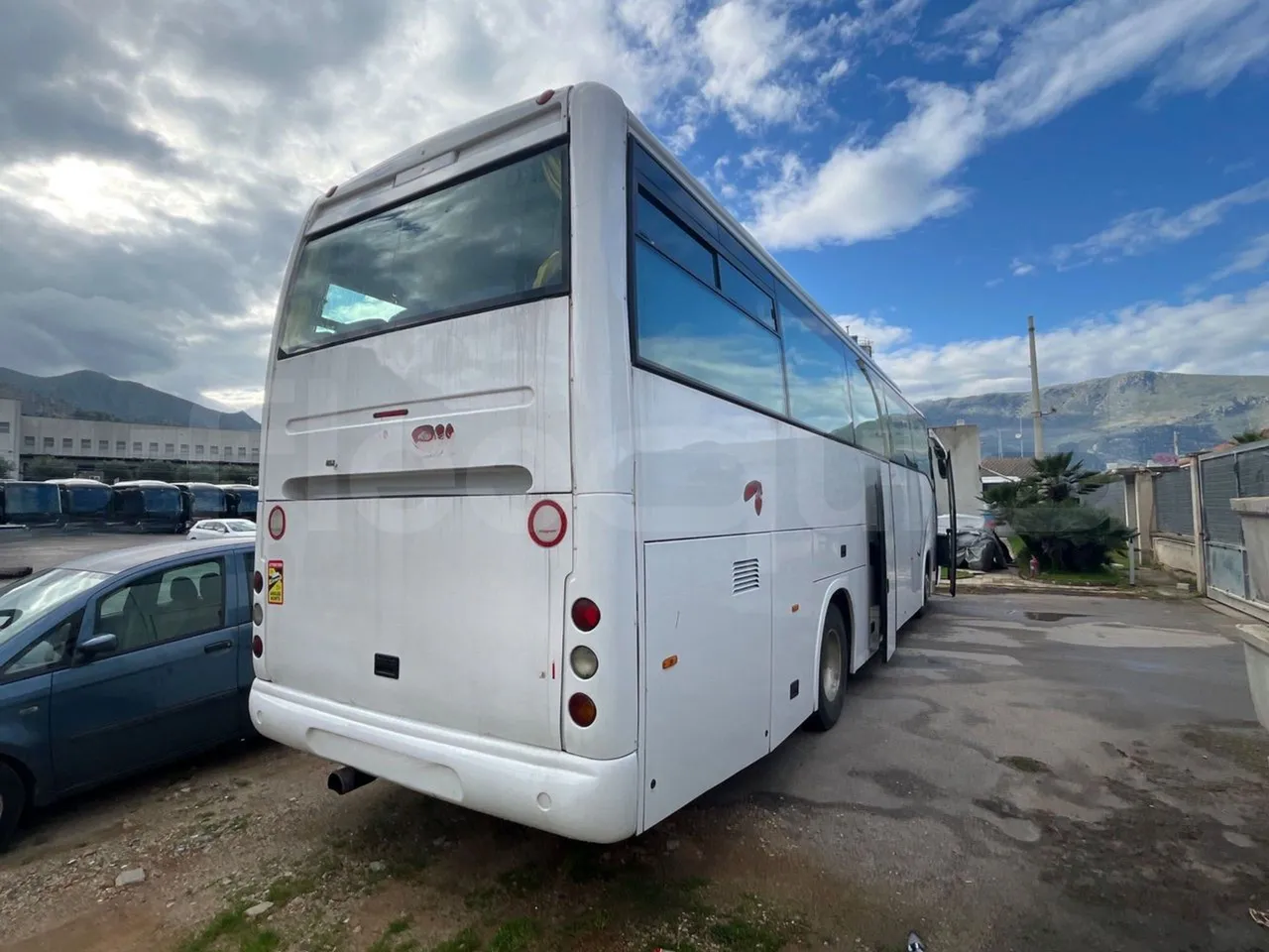 Irisbus Domino Orlandi 2001 397E.12.43 - Euro3 - 317kW - 12mt - 3/4 right rear doors open