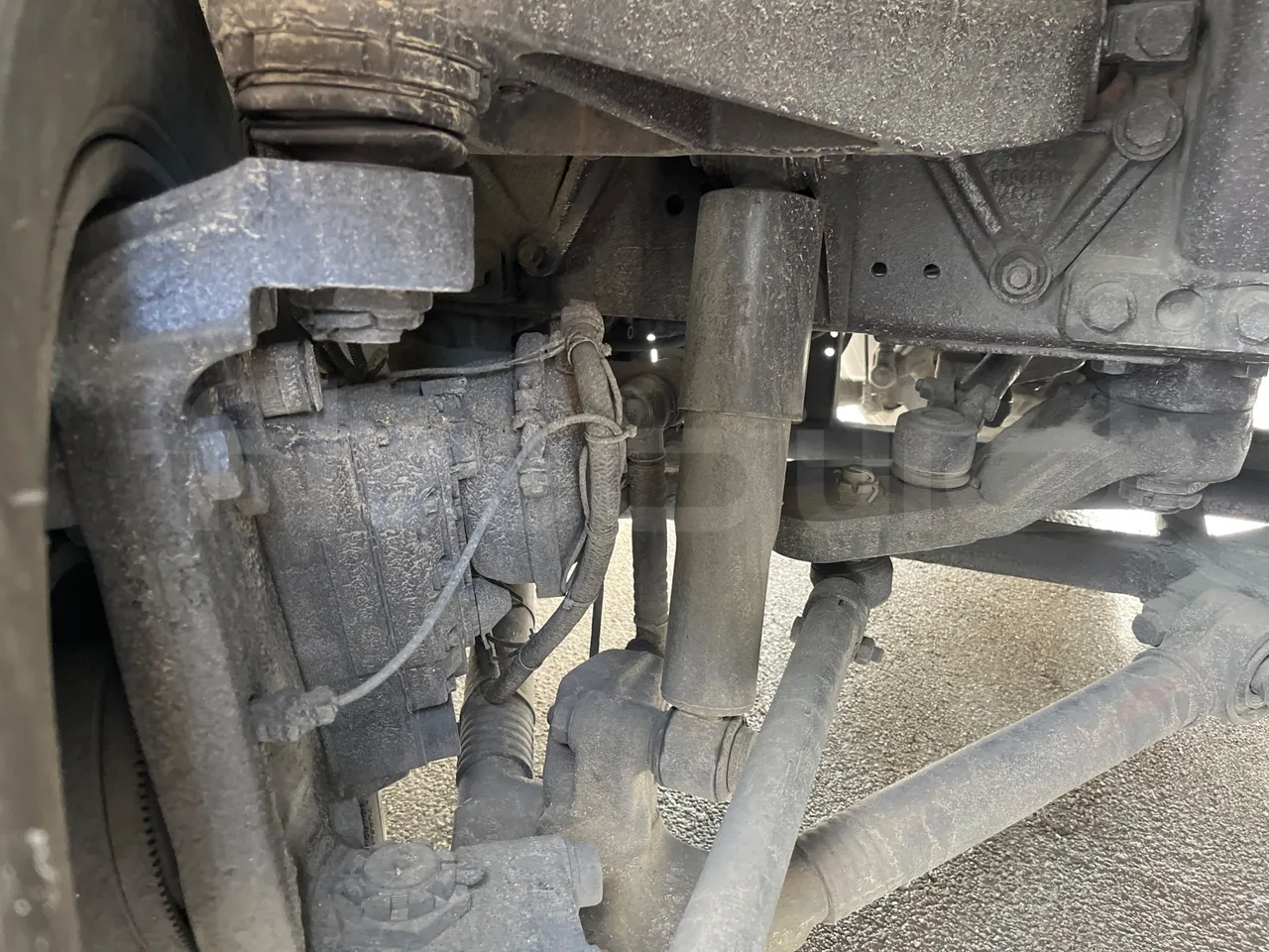 Irisbus Domino Orlandi 2001 397E.12.43 - Euro3 - 317kW - 12mt - front shock absorbers right