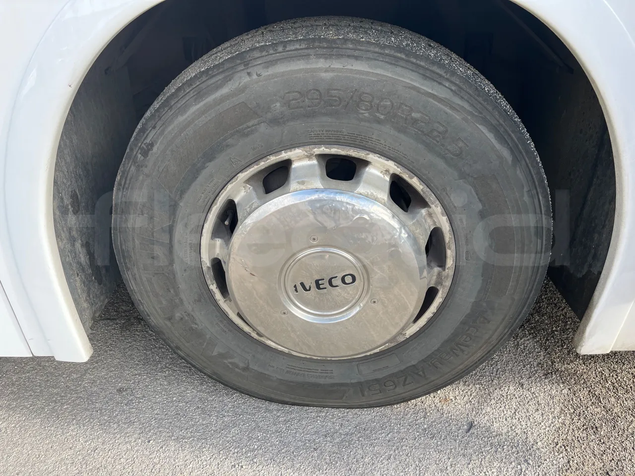 Irisbus Domino Orlandi 2001 397E.12.43 - Euro3 - 317kW - 12mt - front left tire measurements