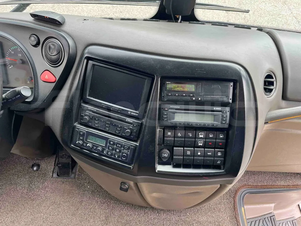 Iveco Magelys   SFR2XX QC M8CU - Euro6 - 294Kw - 12,830mt - radio accessories photo