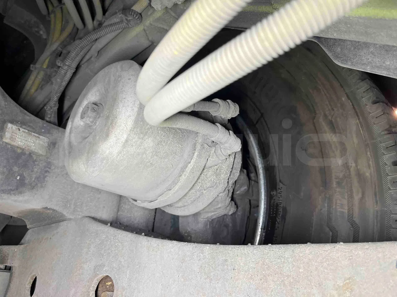 Iveco Magelys   SFR2XX QC M8CU - Euro6 - 294Kw - 12,830mt - axle 2 caliper brakes right