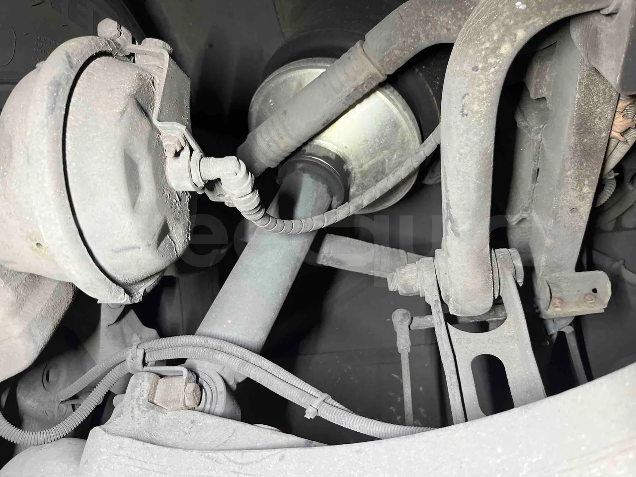 Iveco Magelys   SFR2XX QC M8CU - Euro6 - 294Kw - 12,830mt - front shock absorbers right