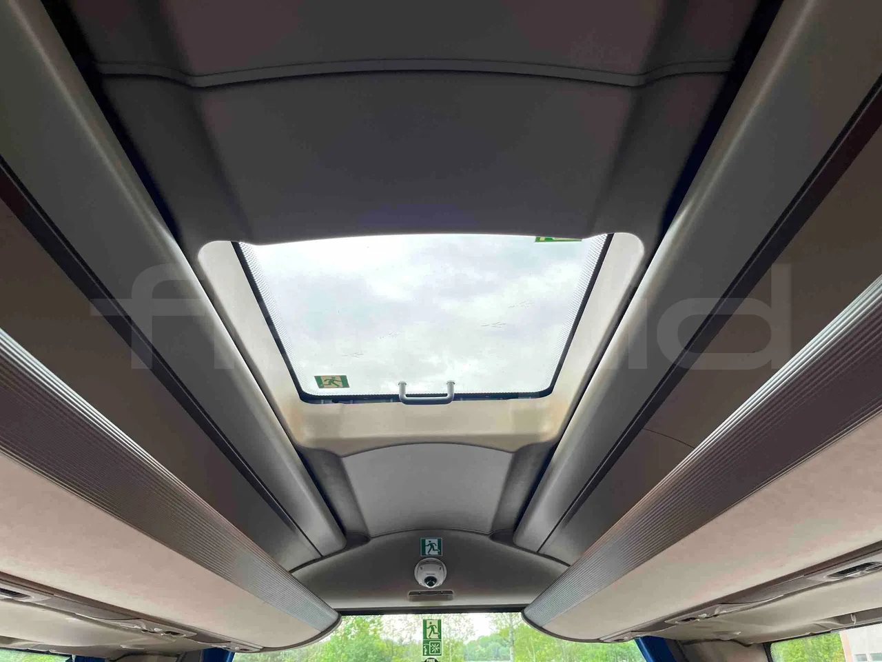 Iveco Magelys   SFR2XX QC M8CU - Euro6 - 294Kw - 12,830mt - roof hatch 1