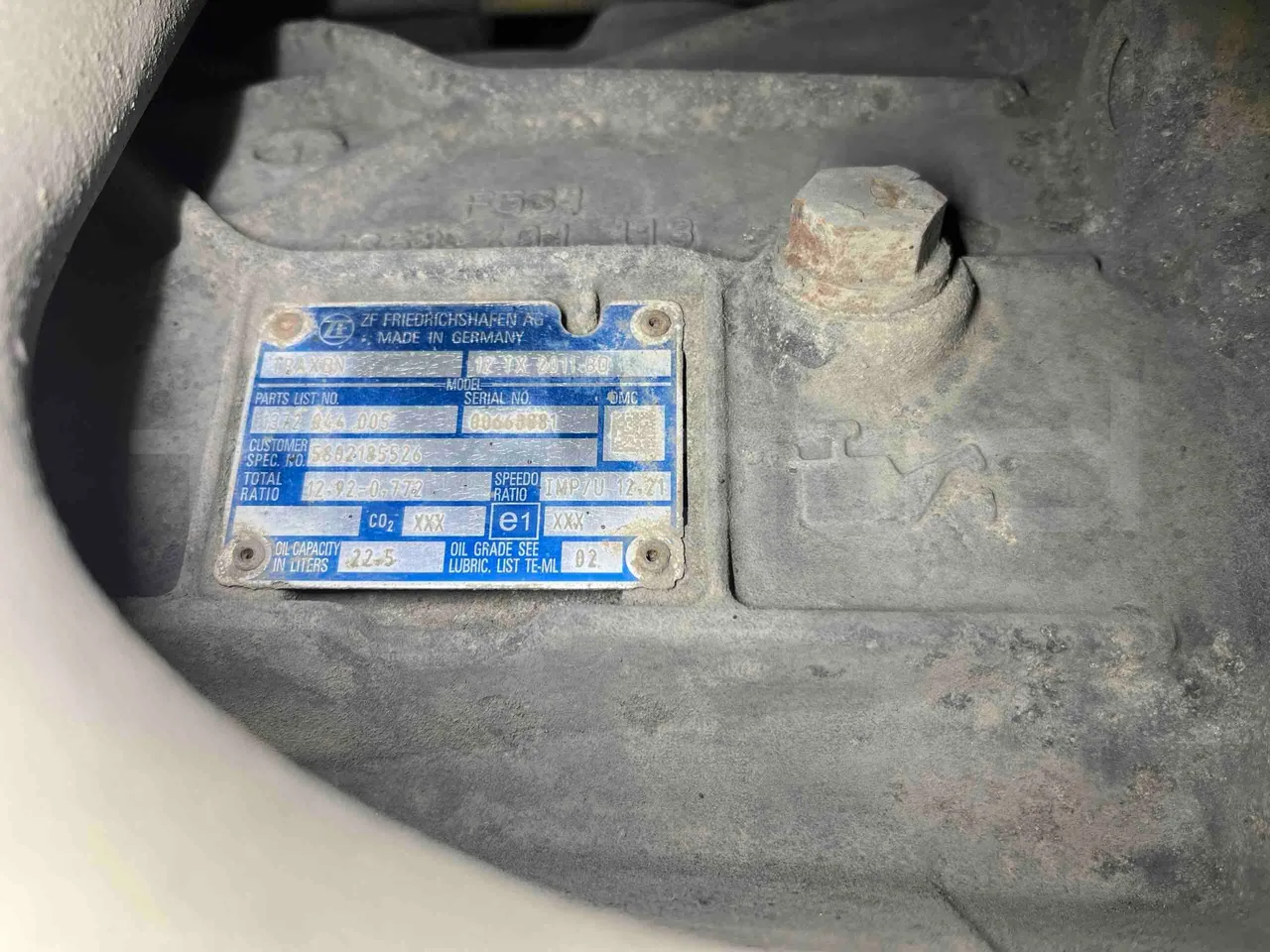 Iveco Magelys   SFR2XX QC M8CU - Euro6 - 294Kw - 12,830mt - gearbox plate photo