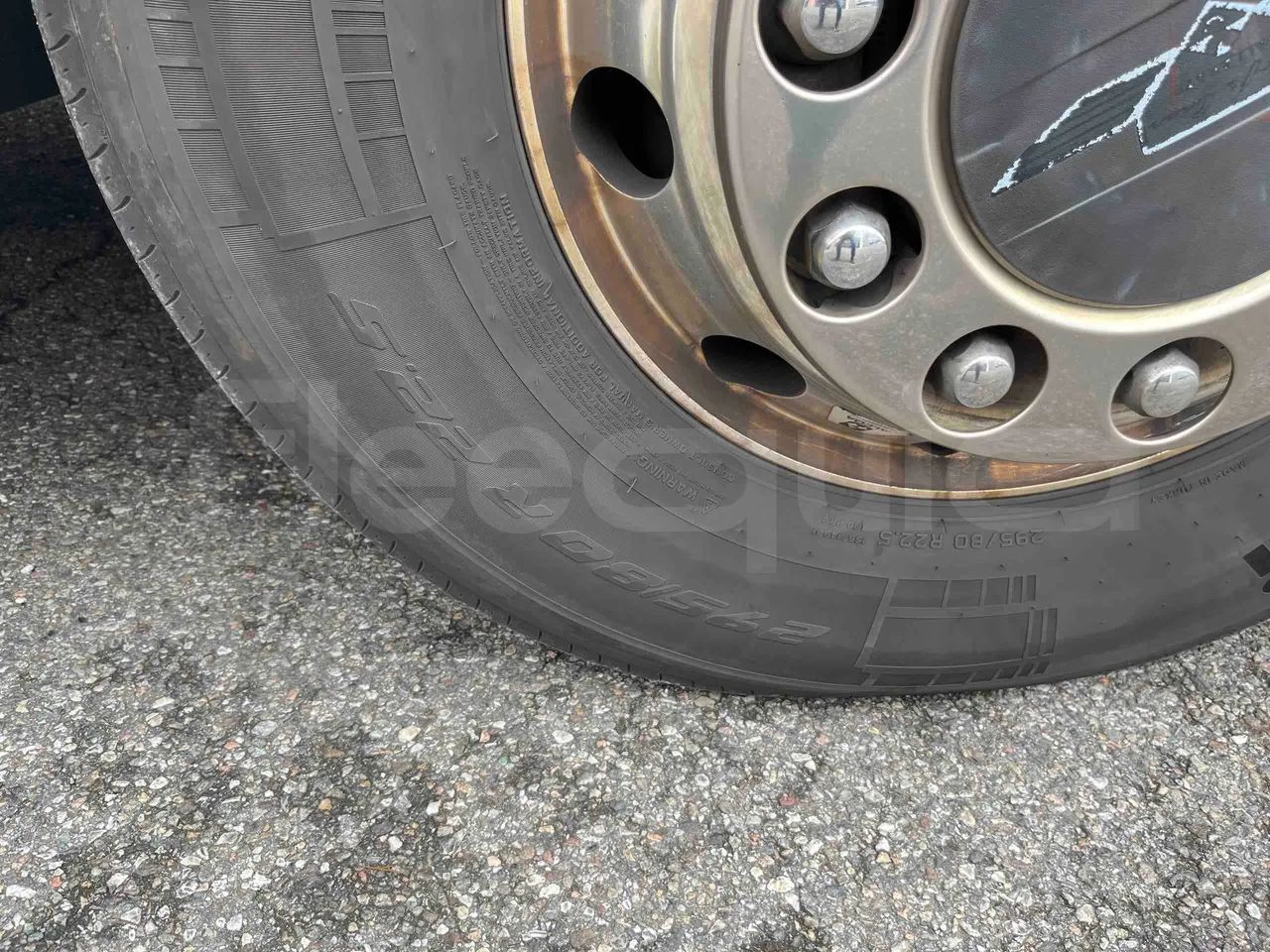 Iveco Magelys   SFR2XX QC M8CU - Euro6 - 294Kw - 12,830mt - front left tire measurements
