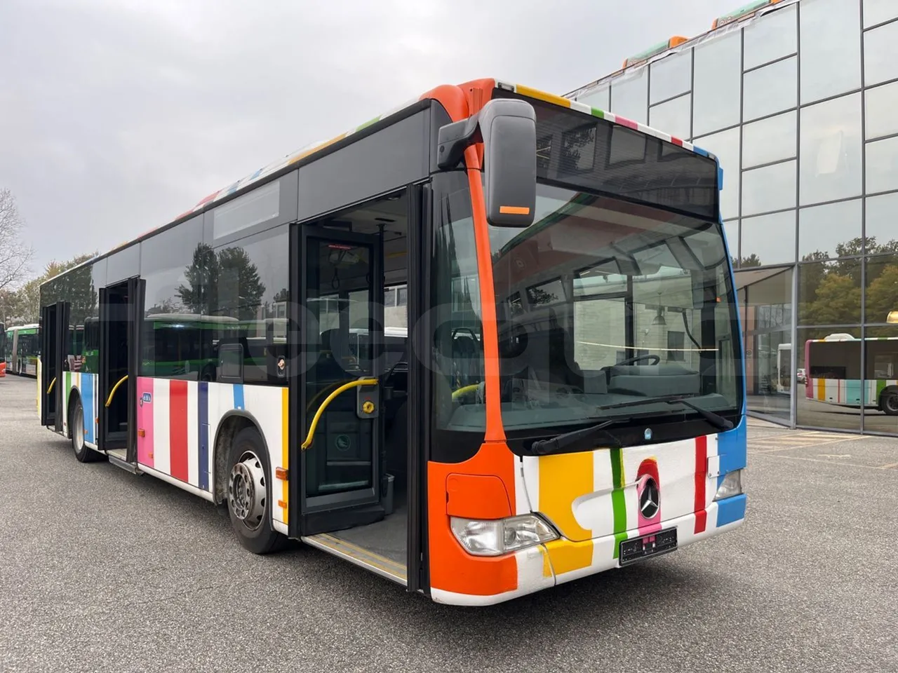 Mercedes-Benz Citaro O 530 628.02 - EUR5 - 210kW - 11.95m - 3/4 right front doors open