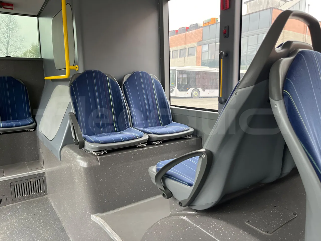 Mercedes-Benz Citaro O 530 628.02 - EUR5 - 210kW - 11.95m - armrest detail photo